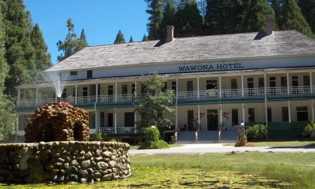 Wawona Hotel